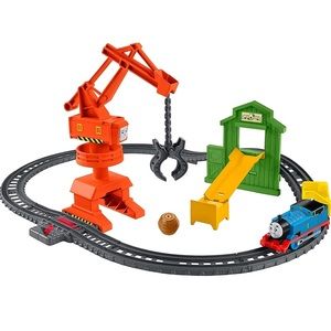 Thomas & Friends Cassie Crane & Cargo set, motorized train and tracks